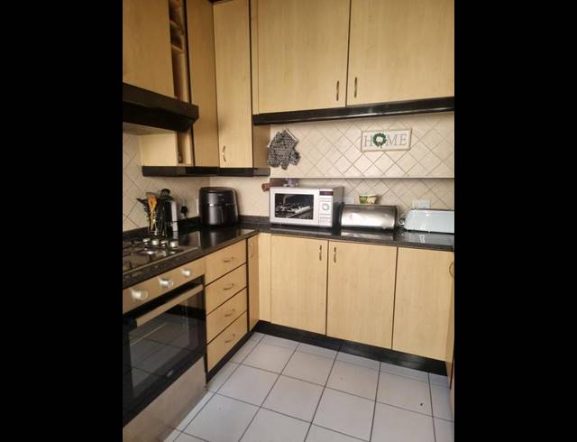 2 BEDROOM TOWNHOUSE FOR SALE IN SUNNYROCK